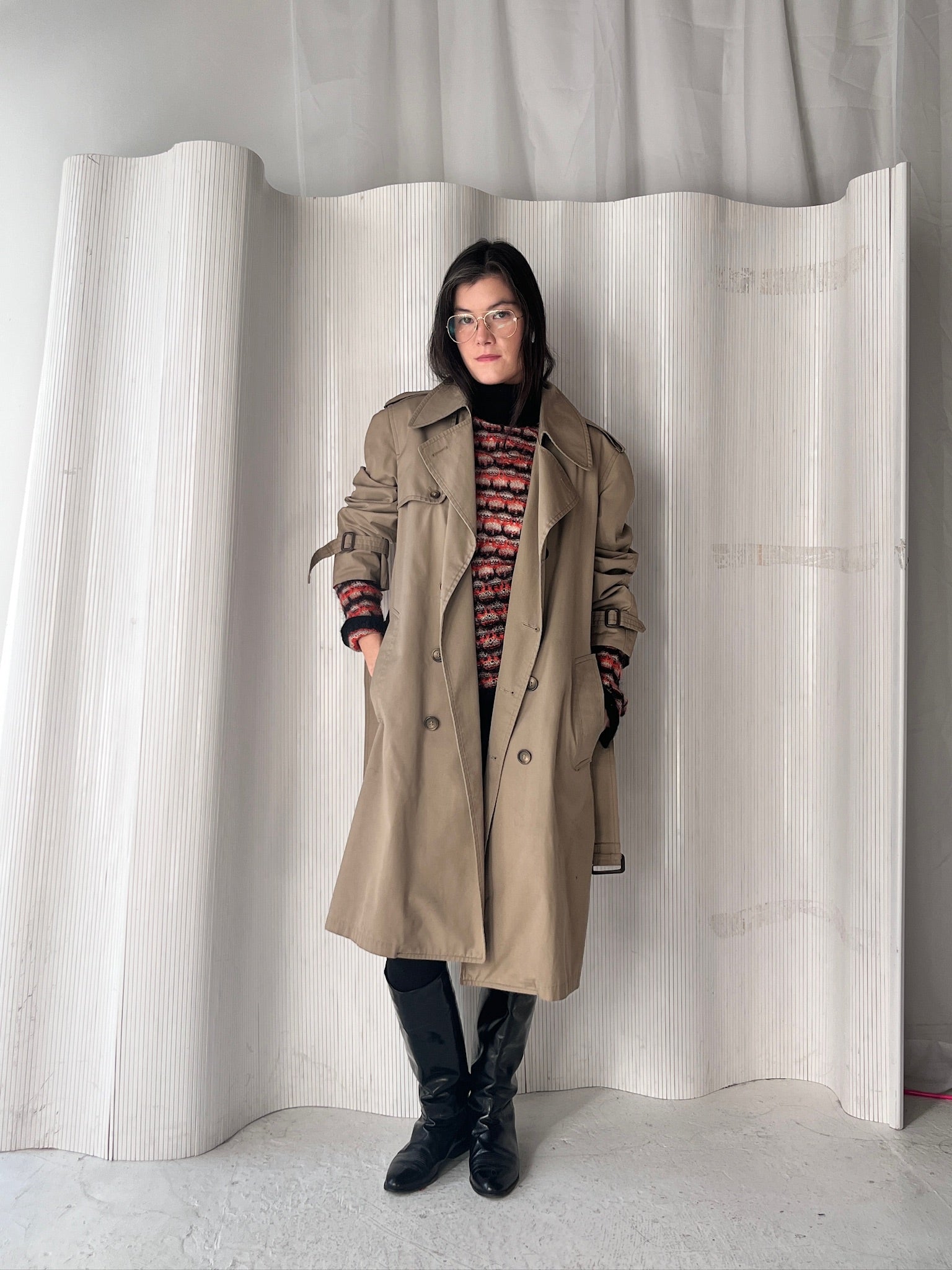 CLASSIC TAUPE TRENCH COAT