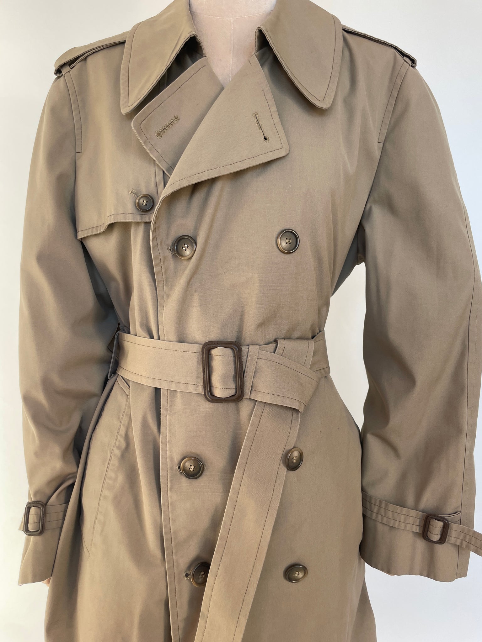 CLASSIC TAUPE TRENCH COAT