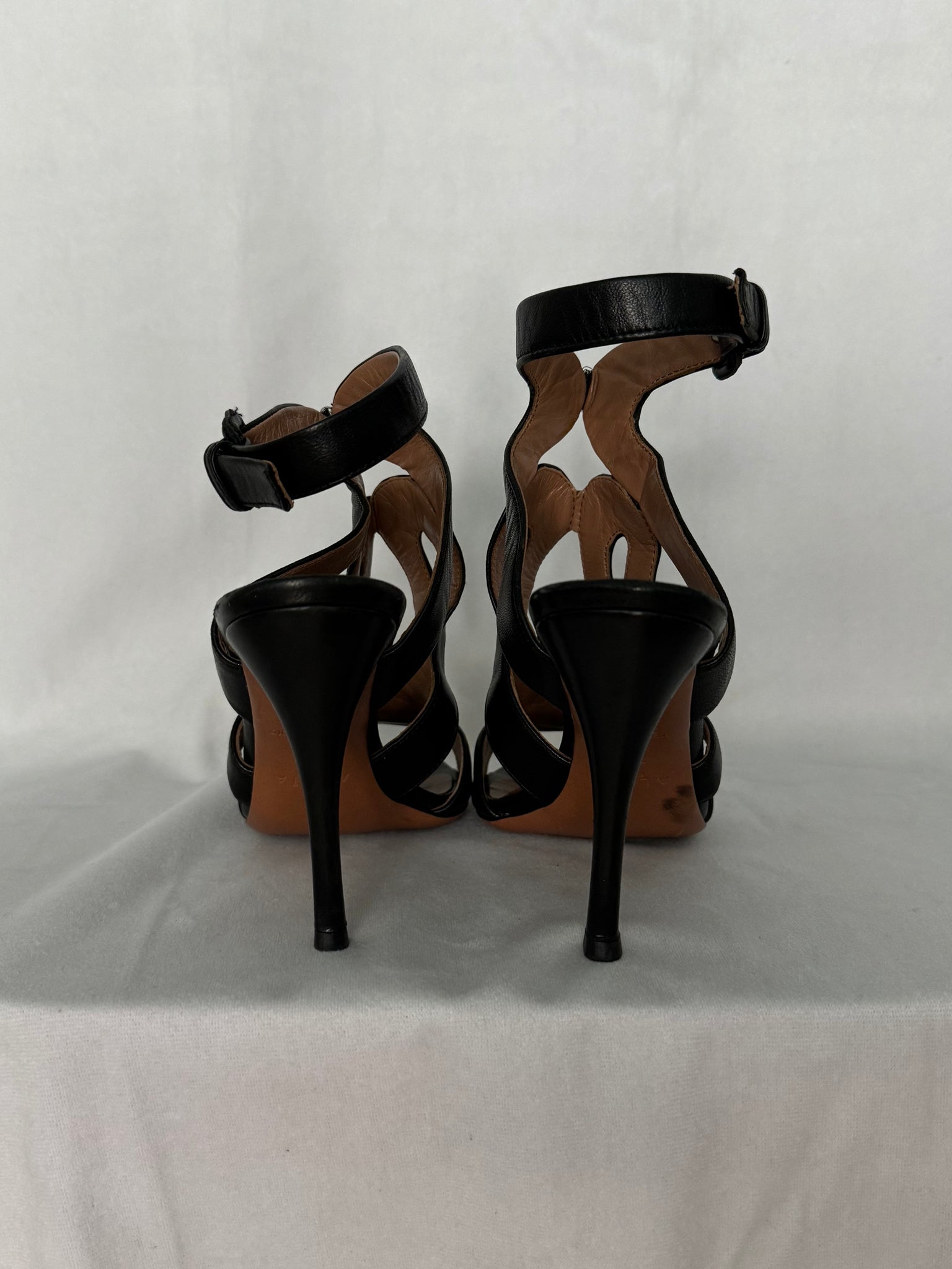 Alaia Cut-Out Heel