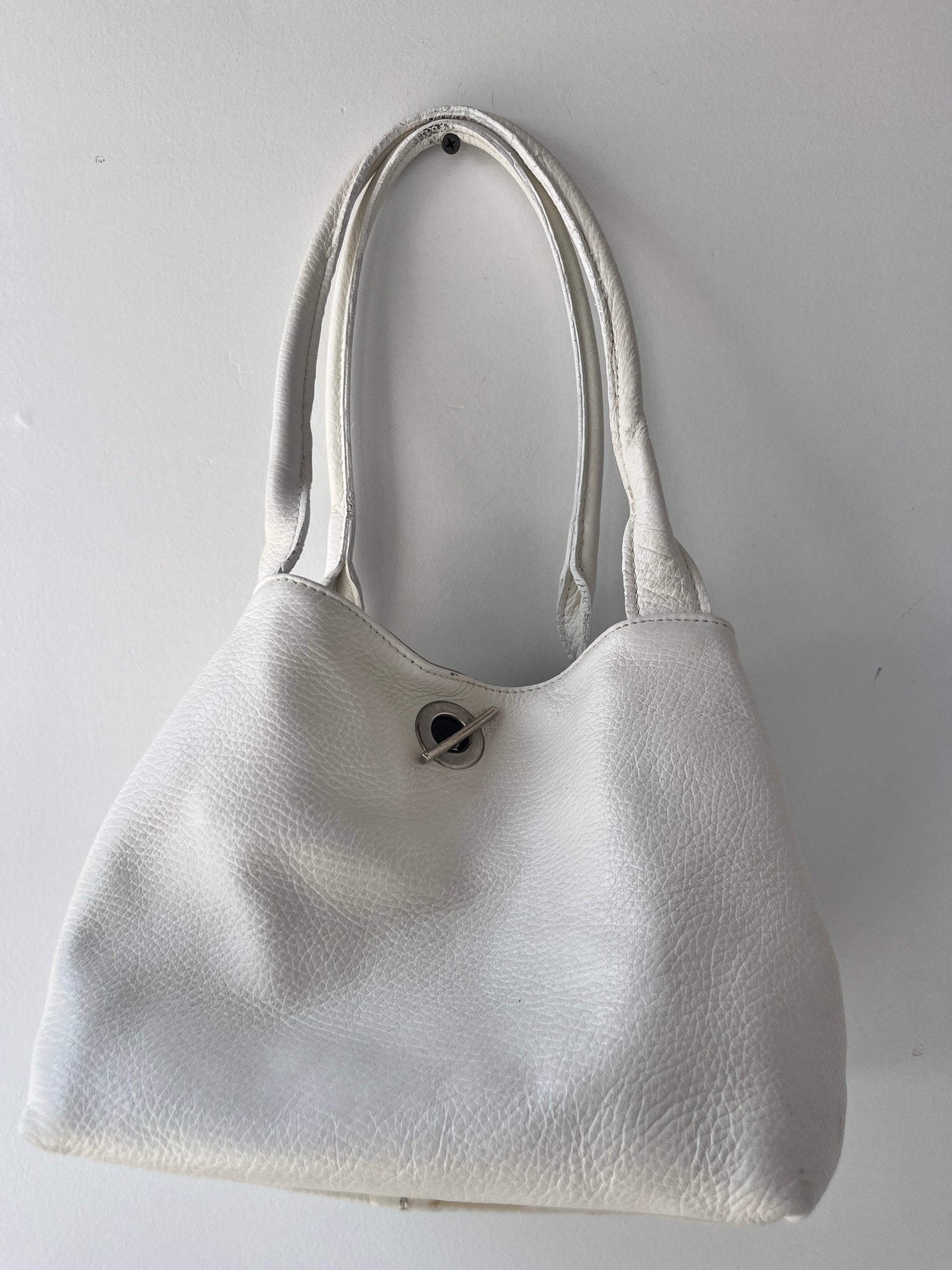White leather toggle bag