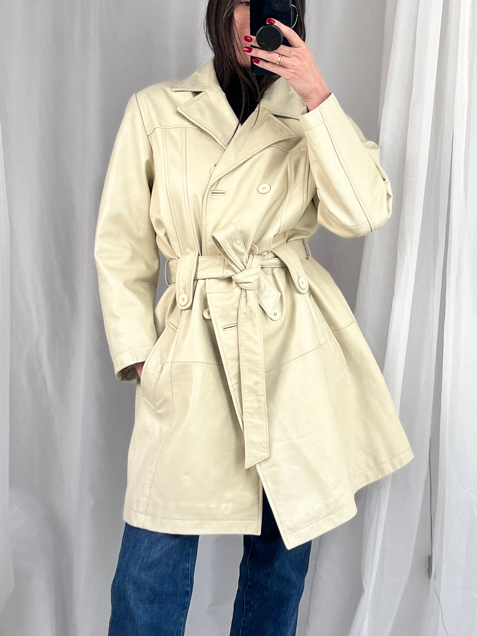 Excelled white leather trench
