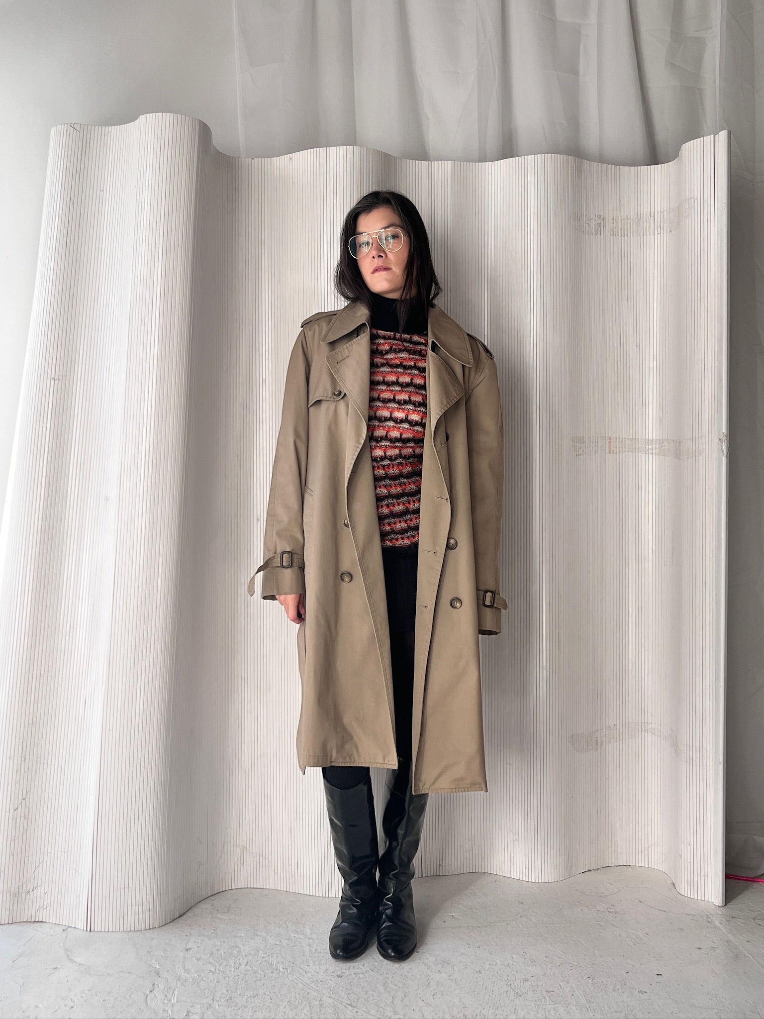 CLASSIC TAUPE TRENCH COAT