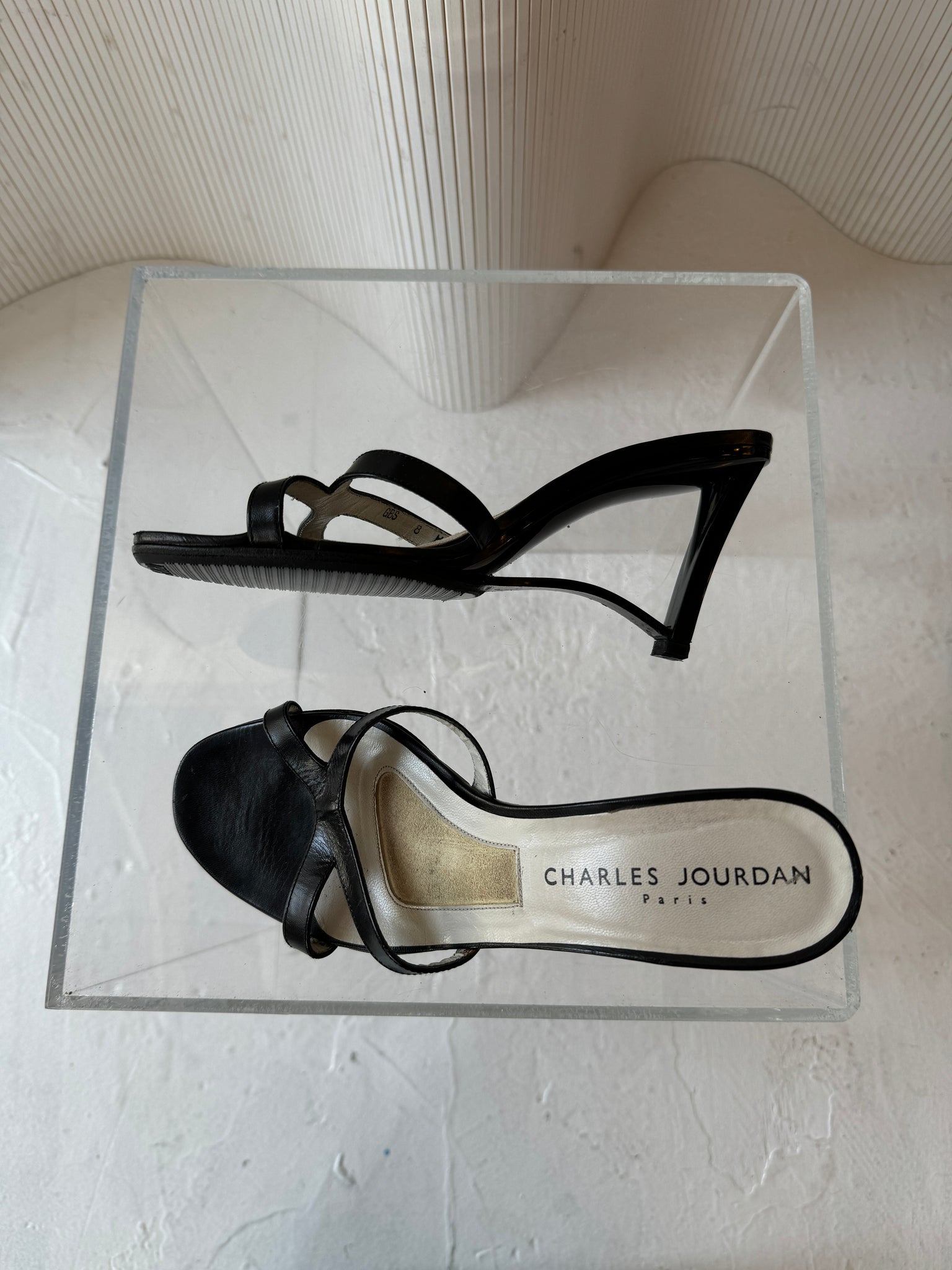 Charles Jourdan black leather heel