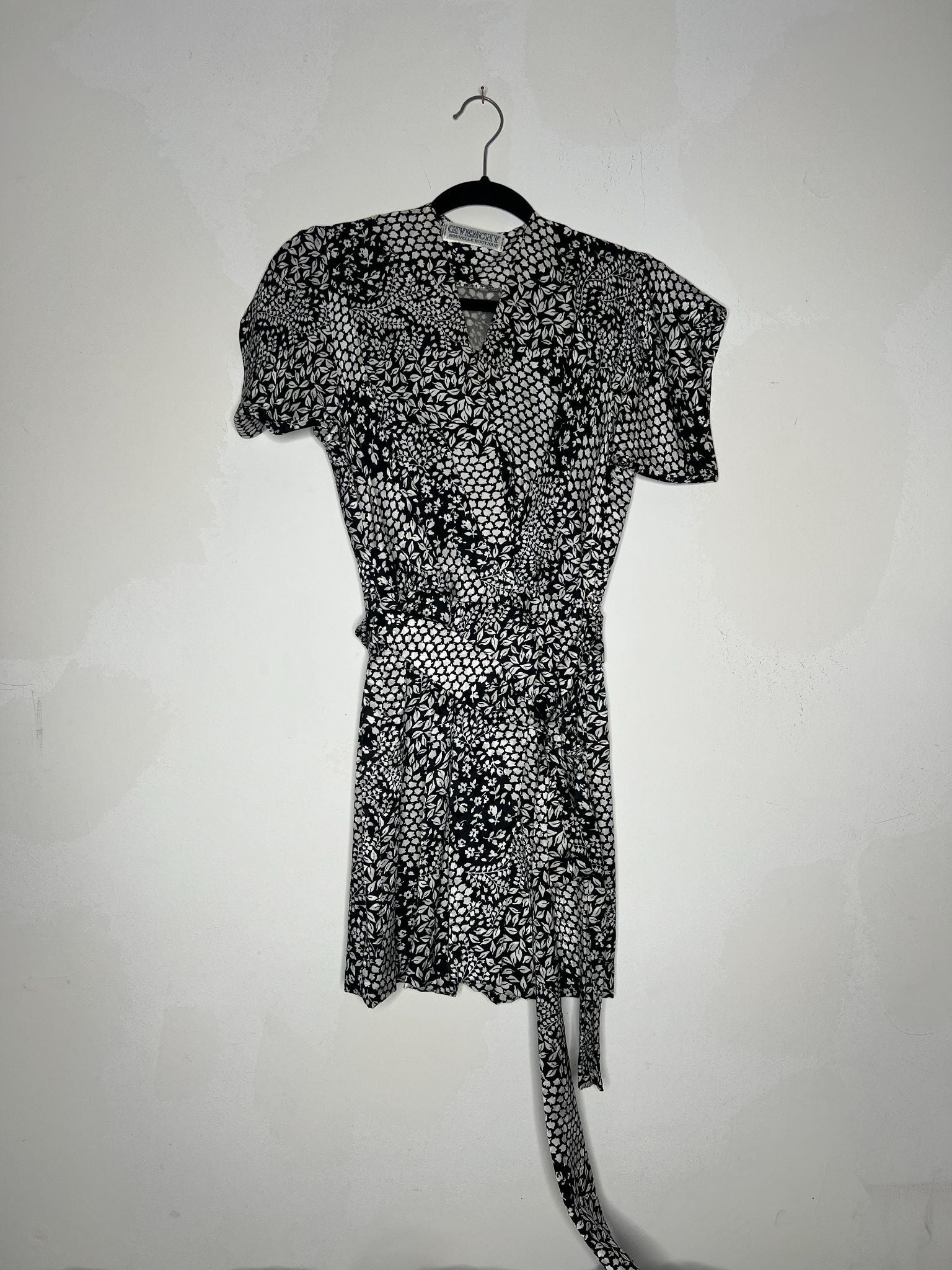 80s Givenchy B&W Graphic Silk Wrap-front Mini Dress - 1